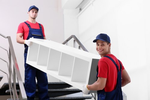 Short-term storage space for household items in Millhill